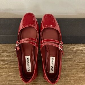 Steve Madden Glossy Ballerina Flats